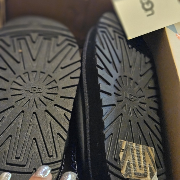 Black Leather Uggs, Platform - Picture 10 of 10